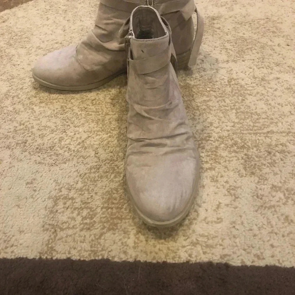 Sugar/beige rankle boots- 7.5 - Picture 2 of 5